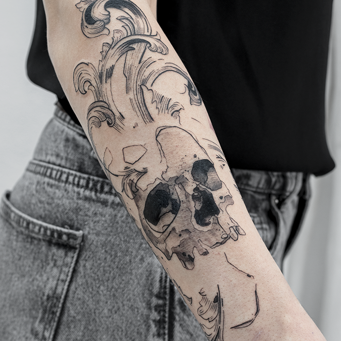 Tattoo tatuaje realismo abstracto calavera ornamental blackwork Leire Mdmi Asanoha Tattoo Studio Pamplona Iruña